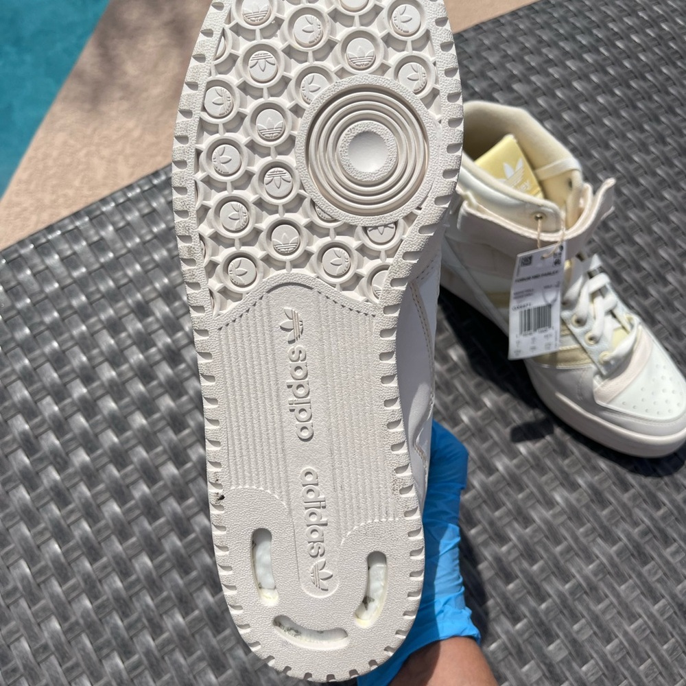 Forum Mid Parley Adidas Sneakers in Cream and Off-White - Picture 5 of 13